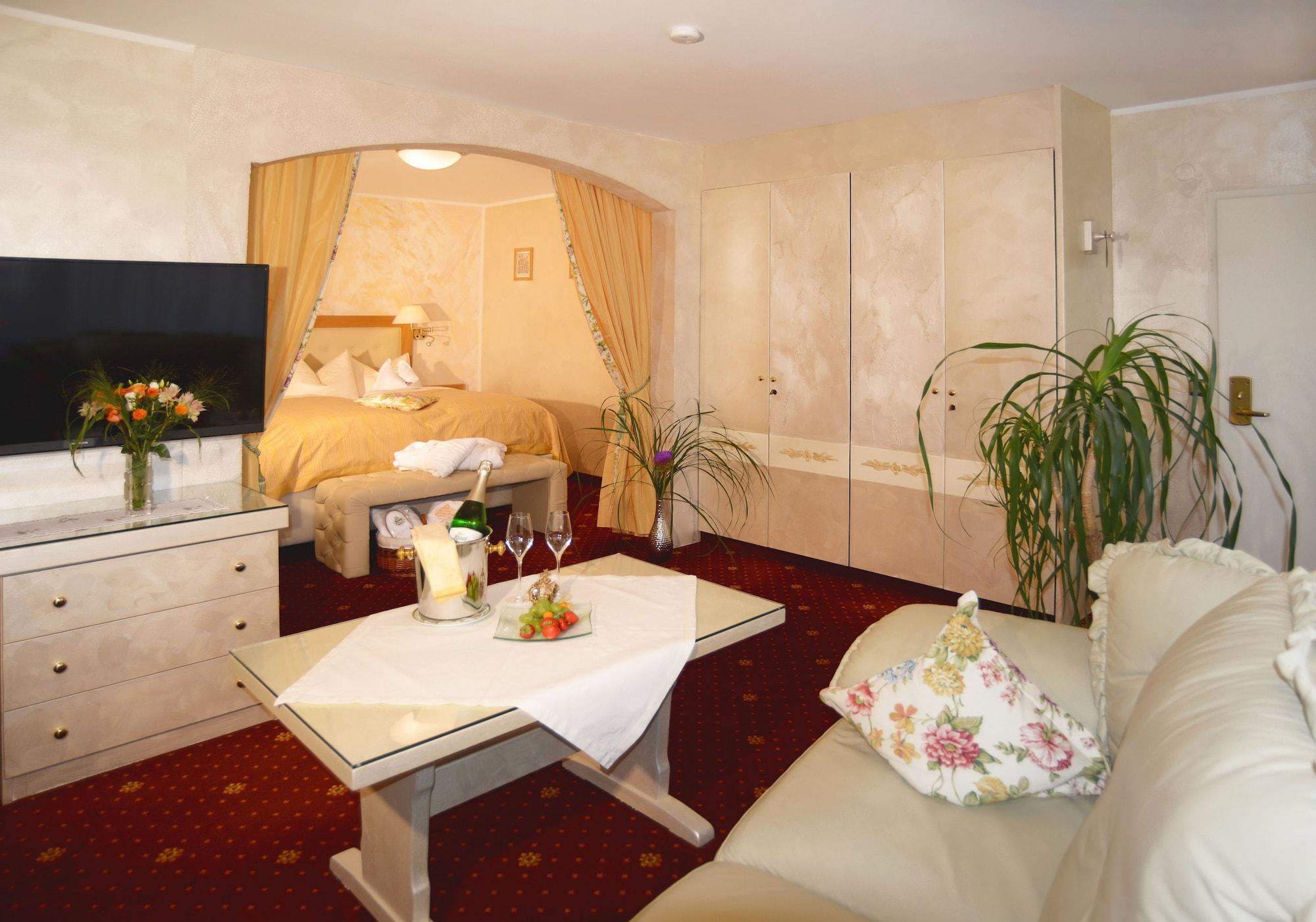 Hotel Krone Igelsberg Фройденштадт Экстерьер фото