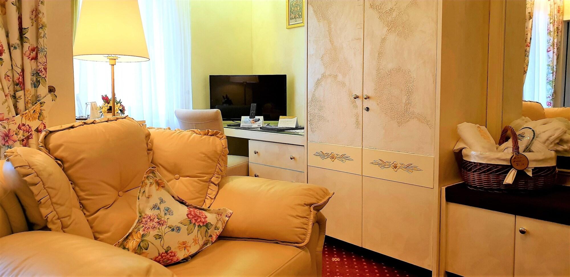 Hotel Krone Igelsberg Фройденштадт Экстерьер фото