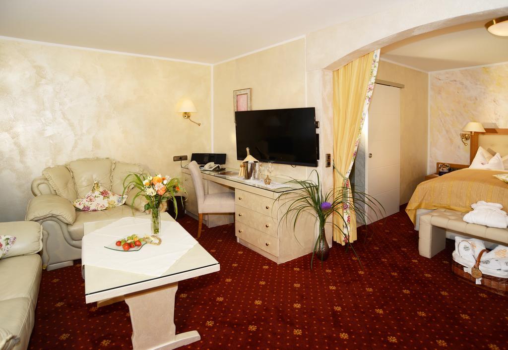Hotel Krone Igelsberg Фройденштадт Экстерьер фото
